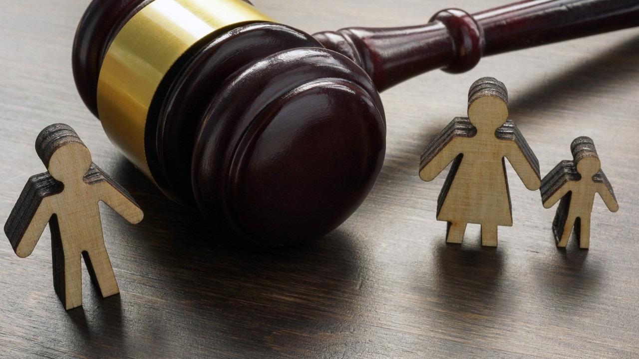 What is the process for divorce in Dubai for expatriates?